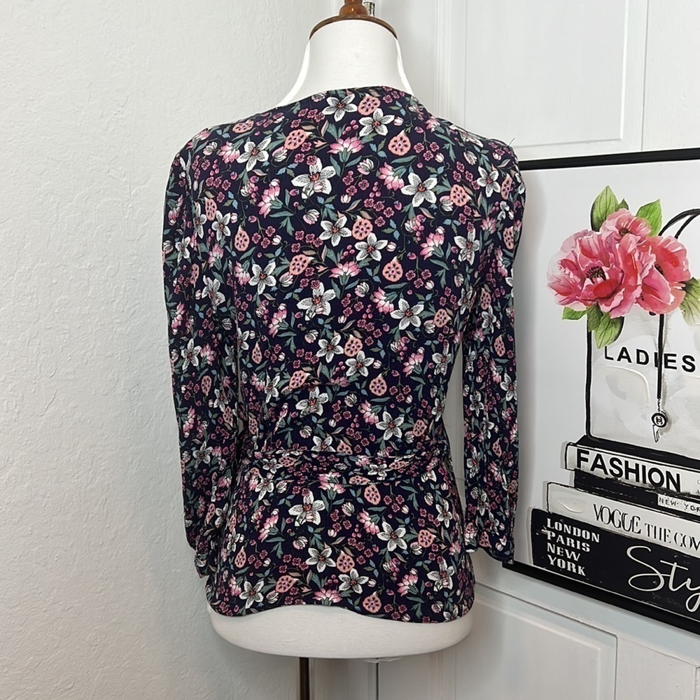 Amour Vert Linette Wrap Blouse in Zumba Floral Size S - Picture 5 of 9